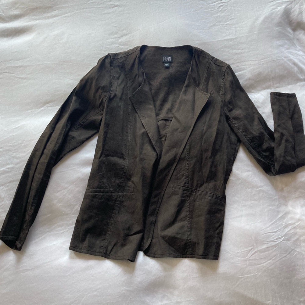 Organize linen blazer